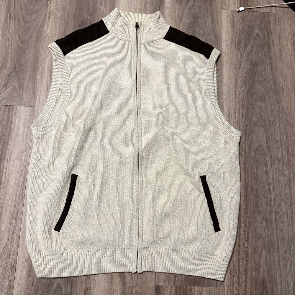Chaps Men's Full Zip Knit Sweater Vest with Contrast Shoulder and Pocket Trim